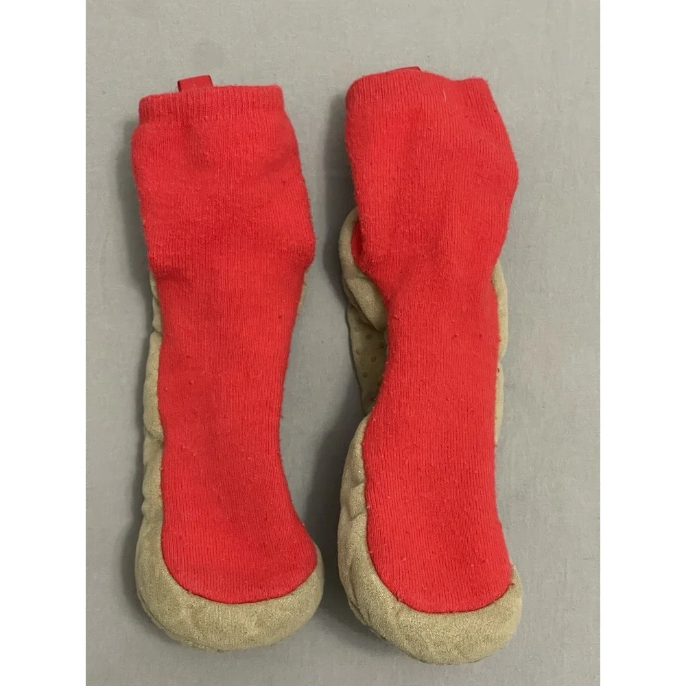 Carter's Pair Holiday Red/Beige Slipper Socks Size 4-7 Years Shoe Size 10.5-4Y